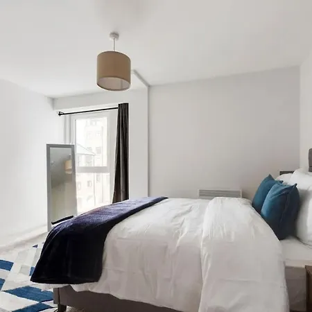 Modern 1 Bed Flat In A Converted Mill W Parking Apartment Leeds (West Yorkshire)
