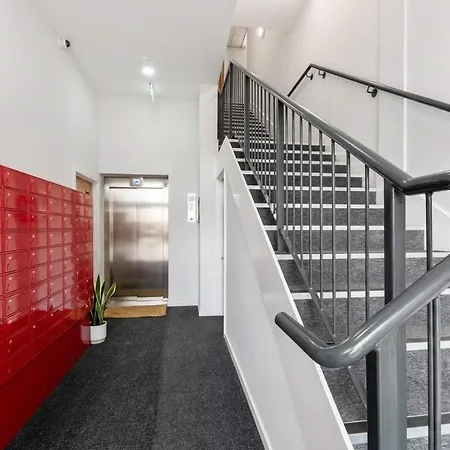 Modern 1 Bed Flat In A Converted Mill W Parking